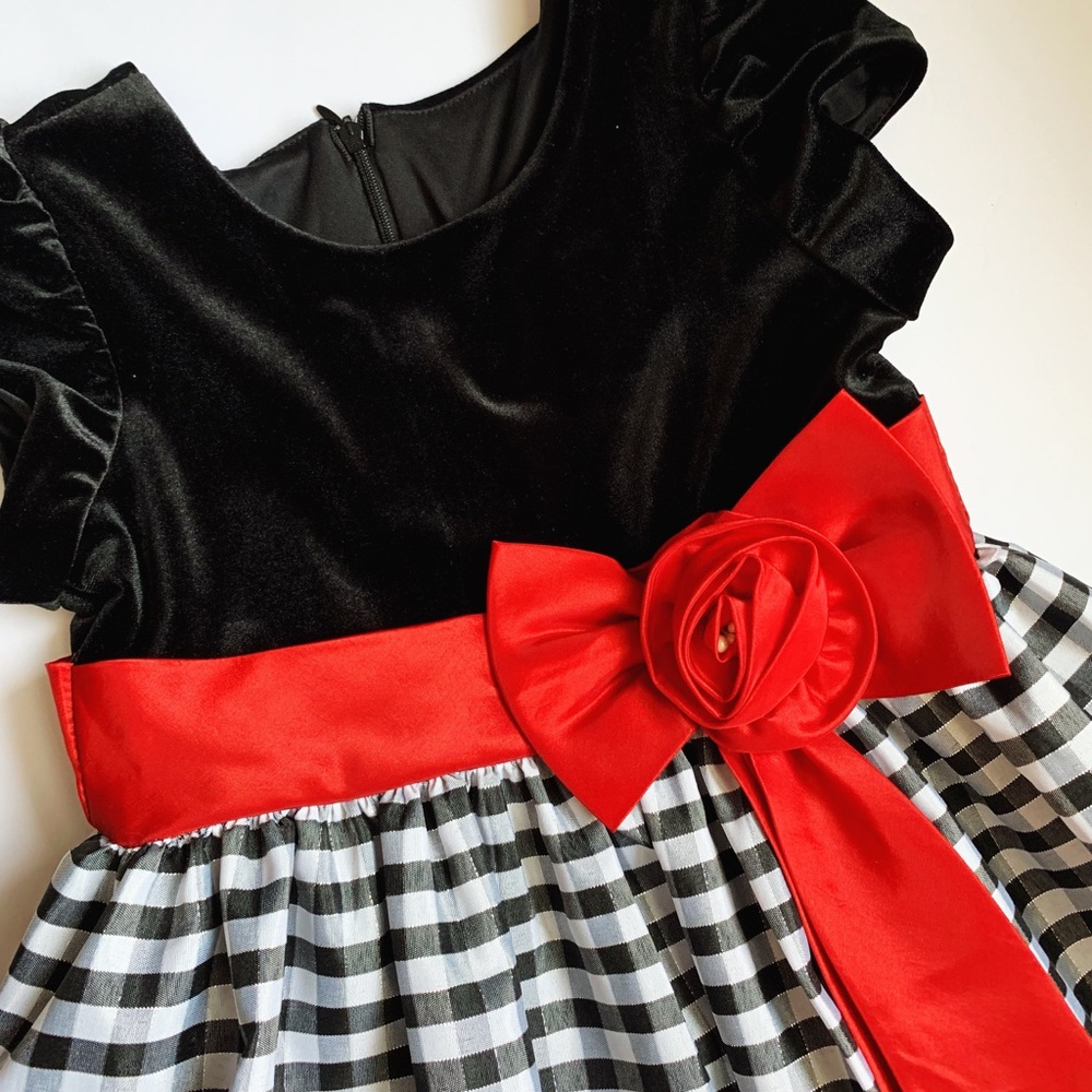 Size 5 Jayne Copeland Christmas Dress